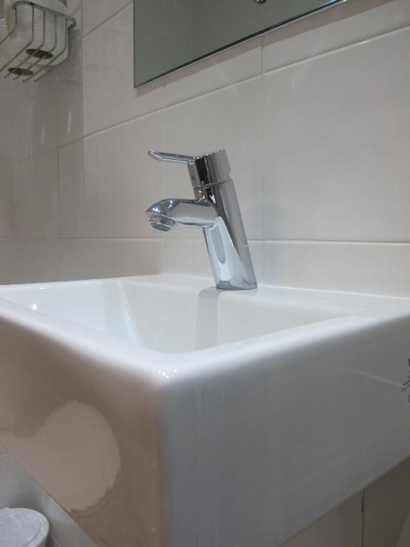 Single Room with Shared Bathroom,10840206:JPEG