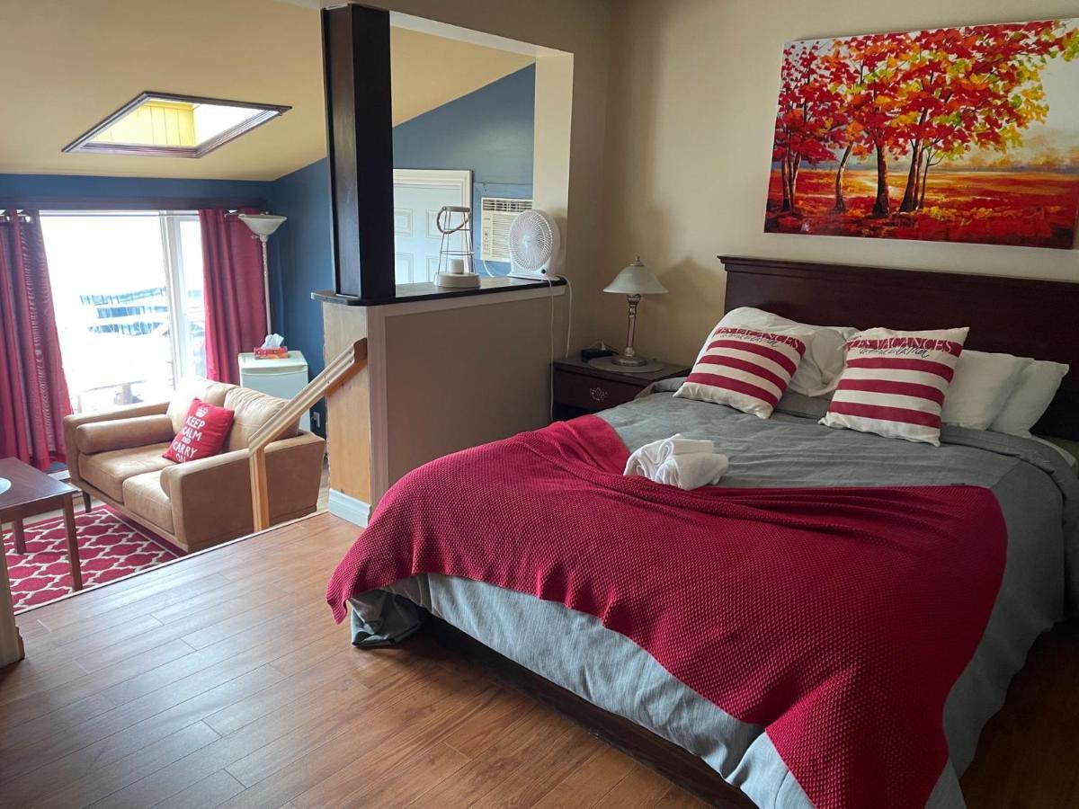 Suite with Lake View