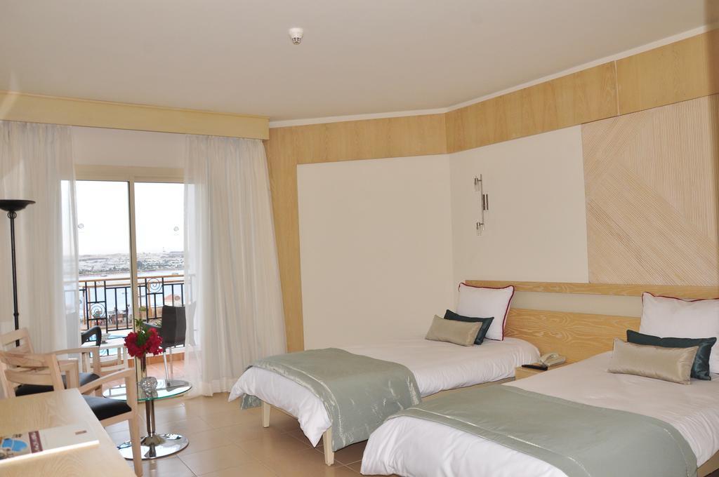 Quarto Duplo Superior com Vista do Mar