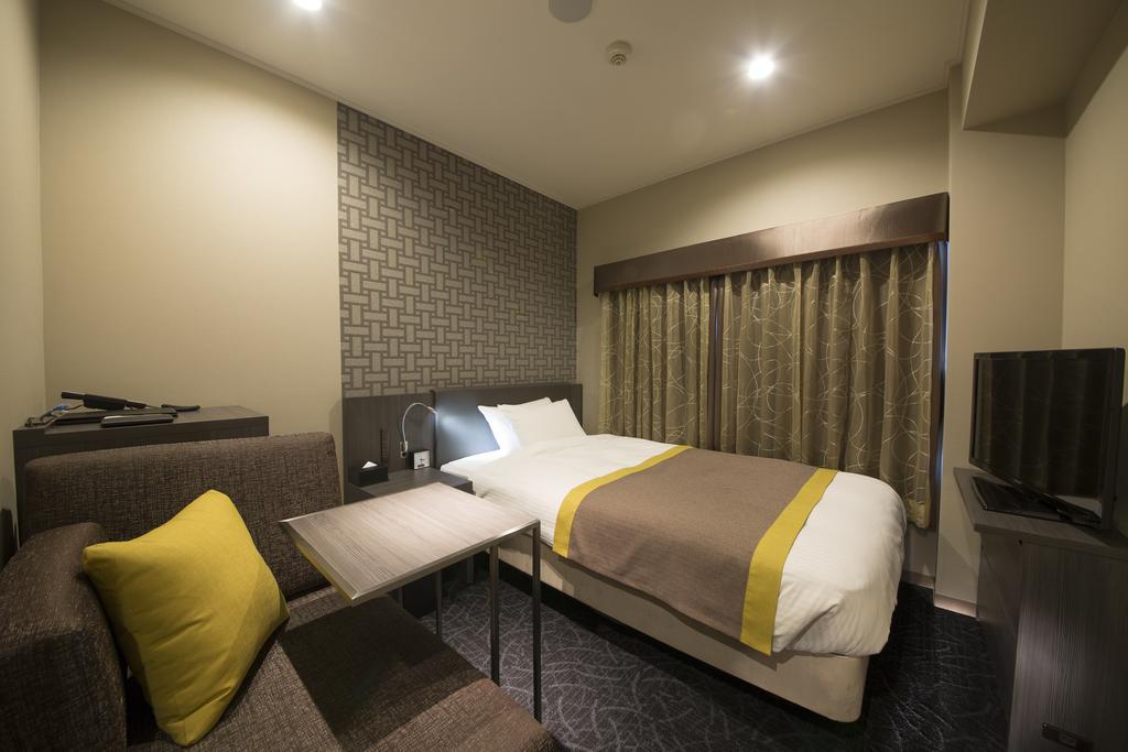 Small Double Room - Non-Smoking