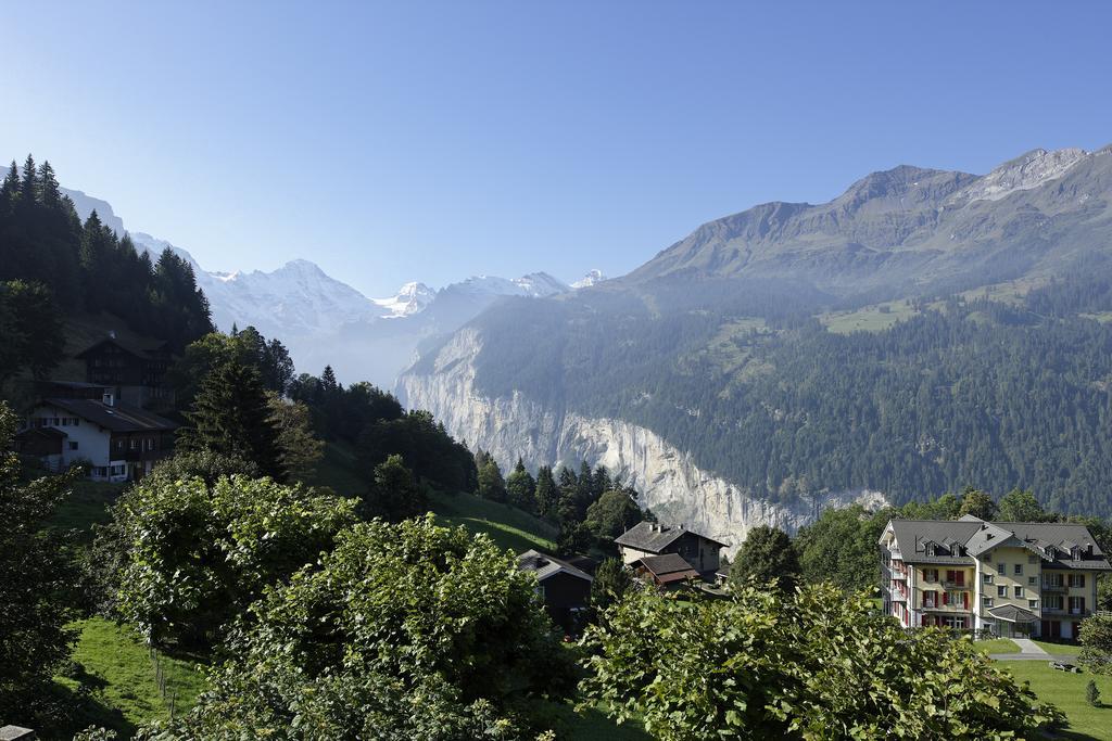 Doppelzimmer mit Balkon und Bergblick