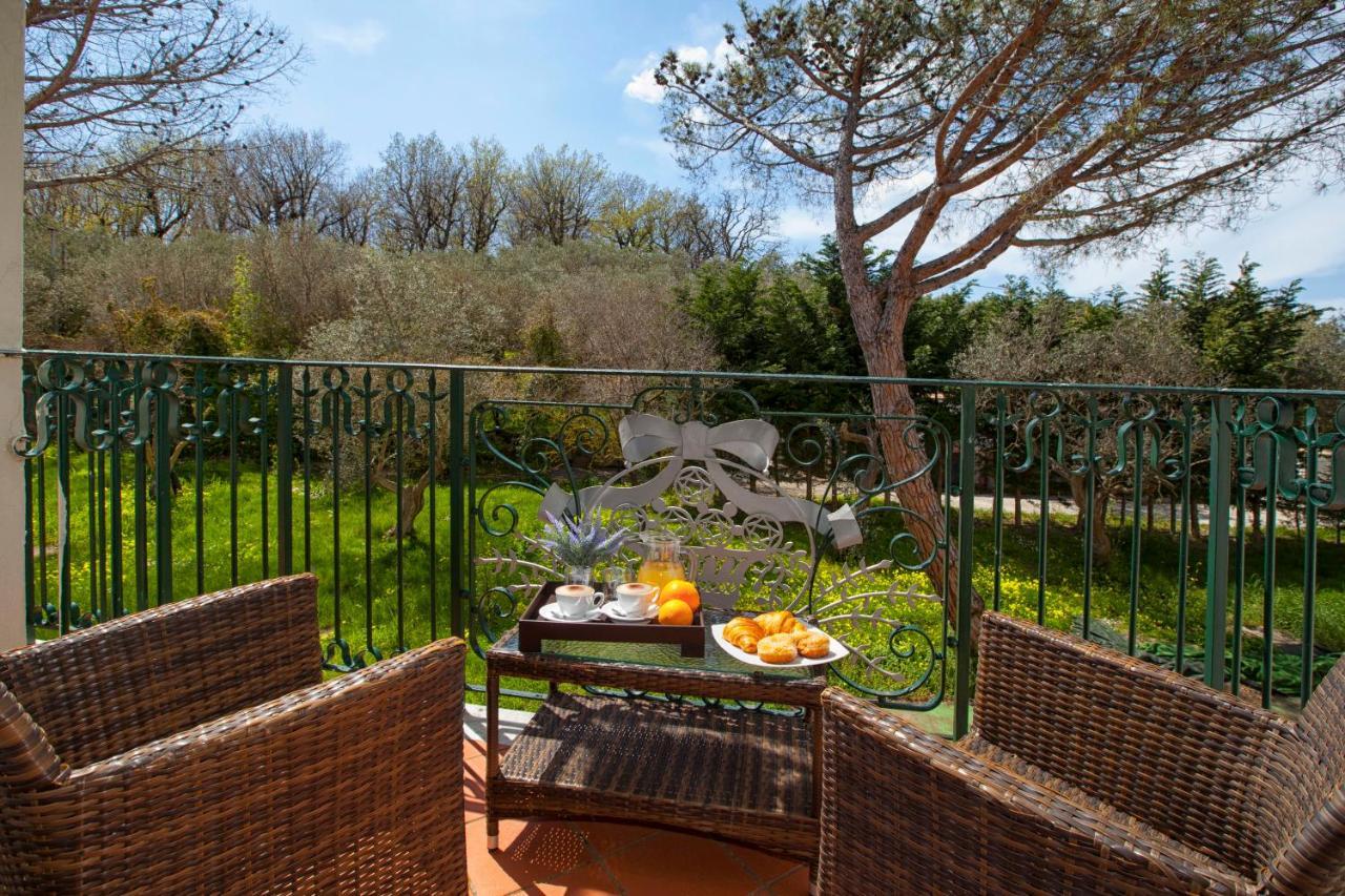 Standard Double Room with Garden View