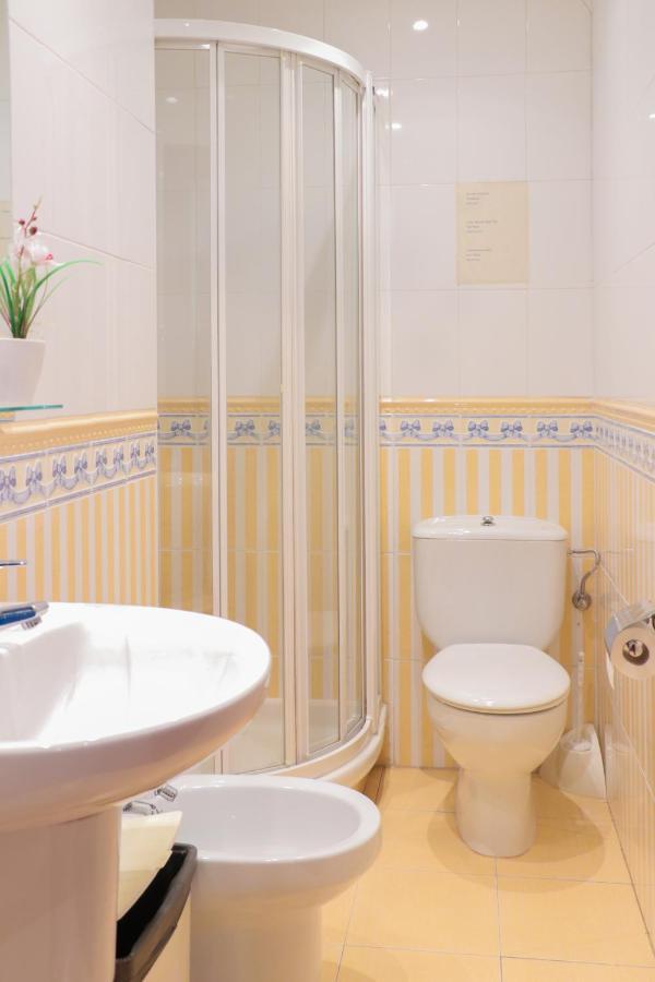 Double or Twin Room with Private Bathroom,1111451922:JPEG