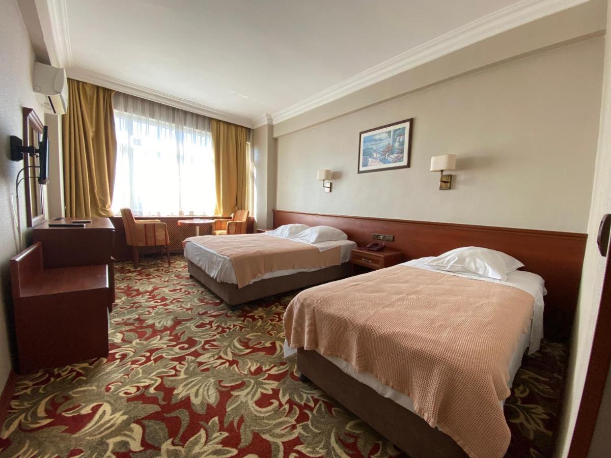 Oferta Especial - Quarto com Cama de Casal ou 2 de Solteiro