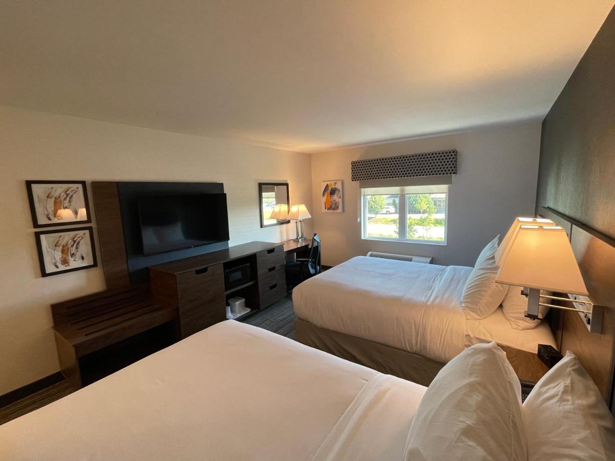 Standard Queen Room with Two Queen Beds - Non Smoking