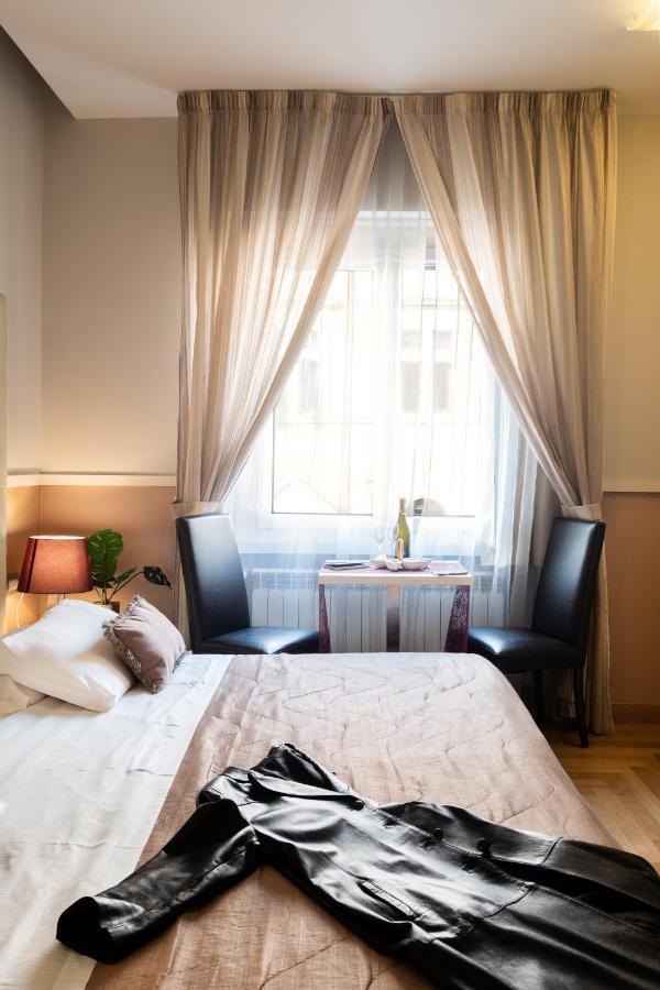 Deluxe Room with Single Spa Bath,1169010613:JPEG