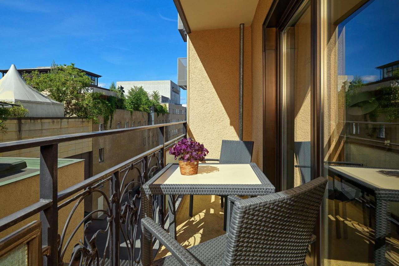 Camera Superior King con Balcone e Giardino