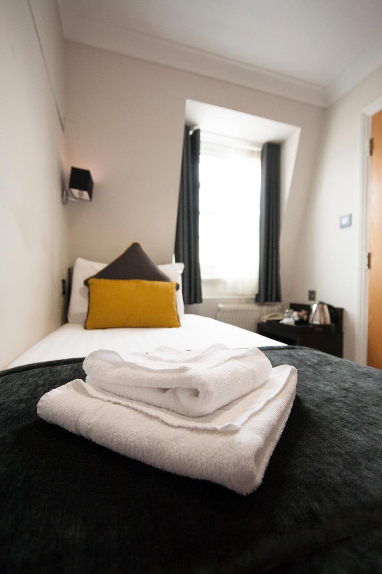 Camera Singola con Bagno Privato