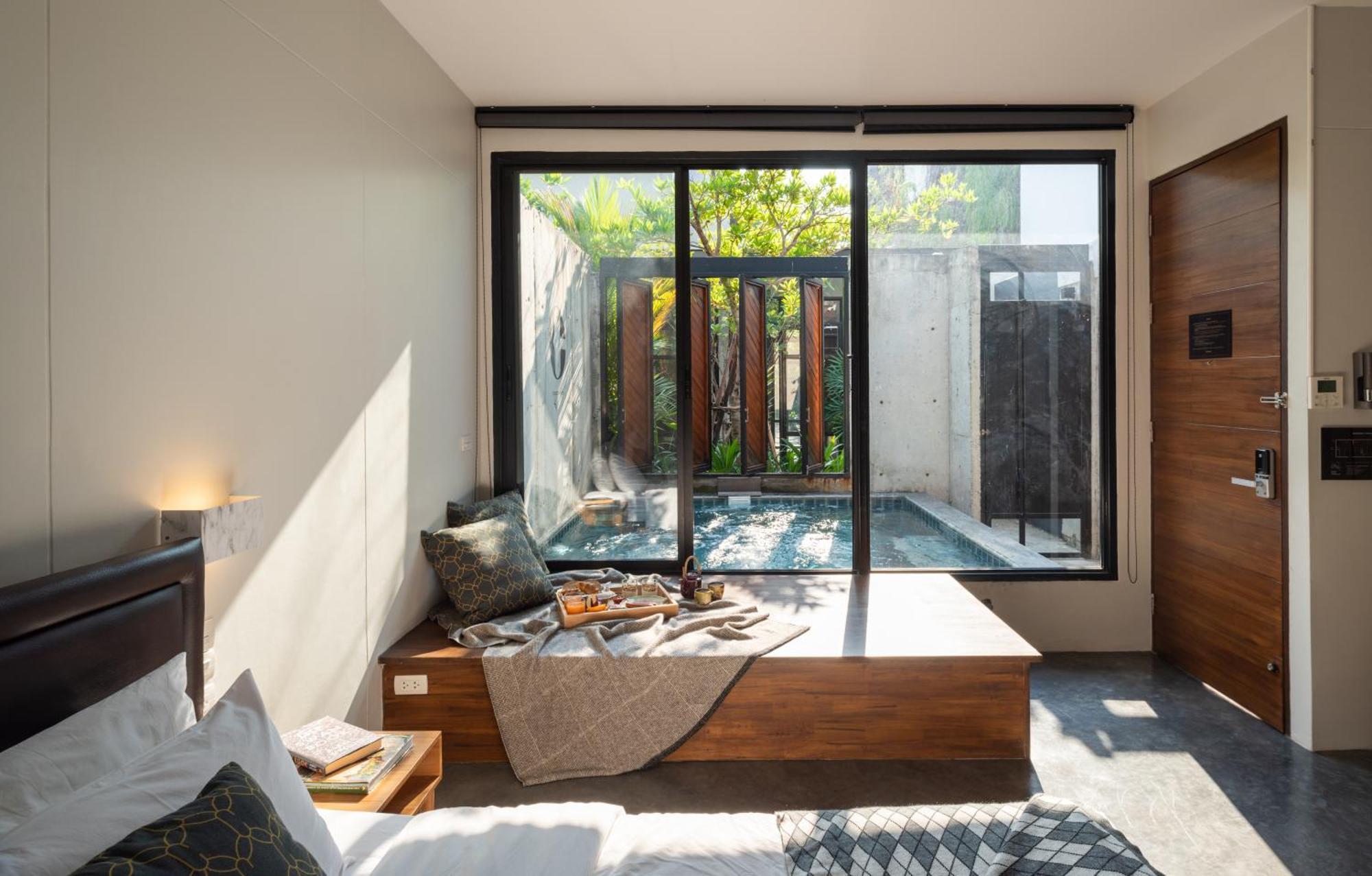 King Room with Pool View,1215779284:JPEG