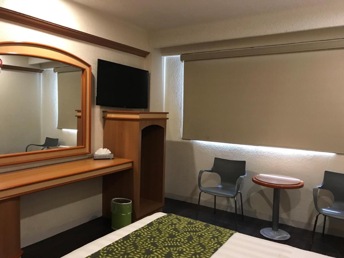 Deluxe Room (2 Adults + 1 Child),1248044146:JPEG