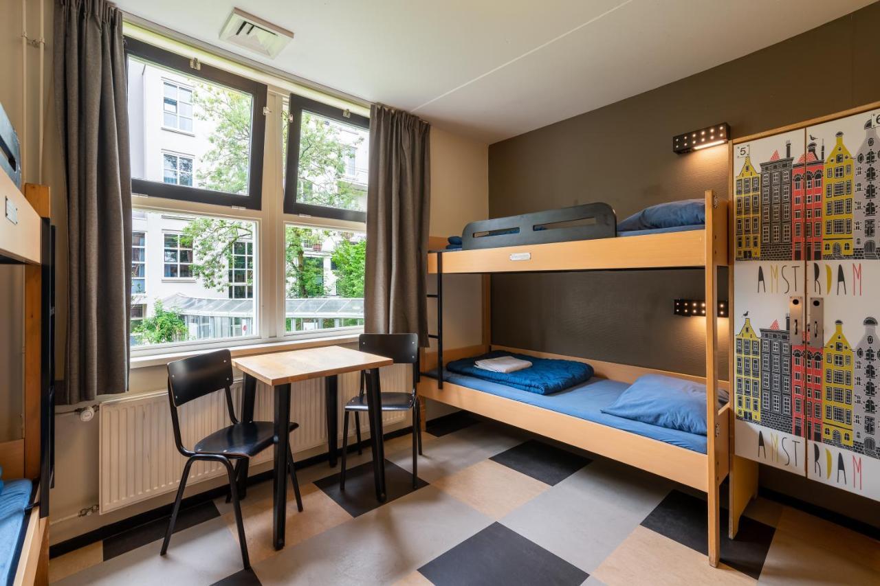 Zespersoonskamer met Eigen Badkamer en Douche
