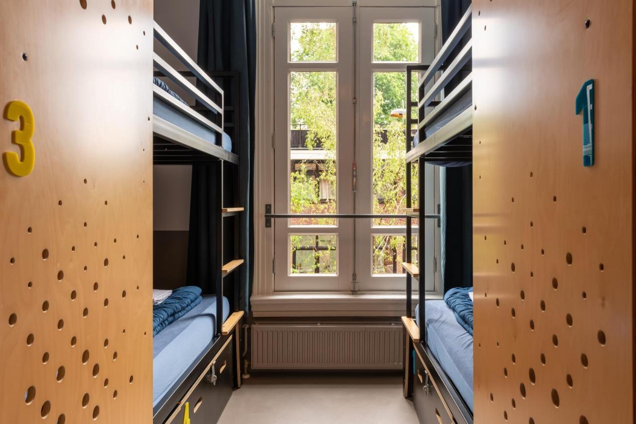 Vierpersoonskamer met Eigen Badkamer en Douche