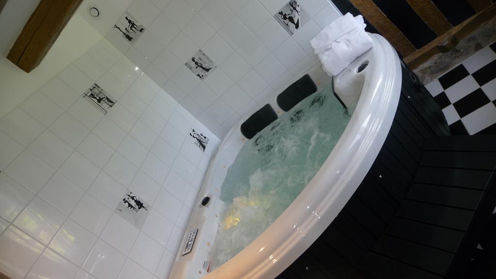 Suite with Hot Tub