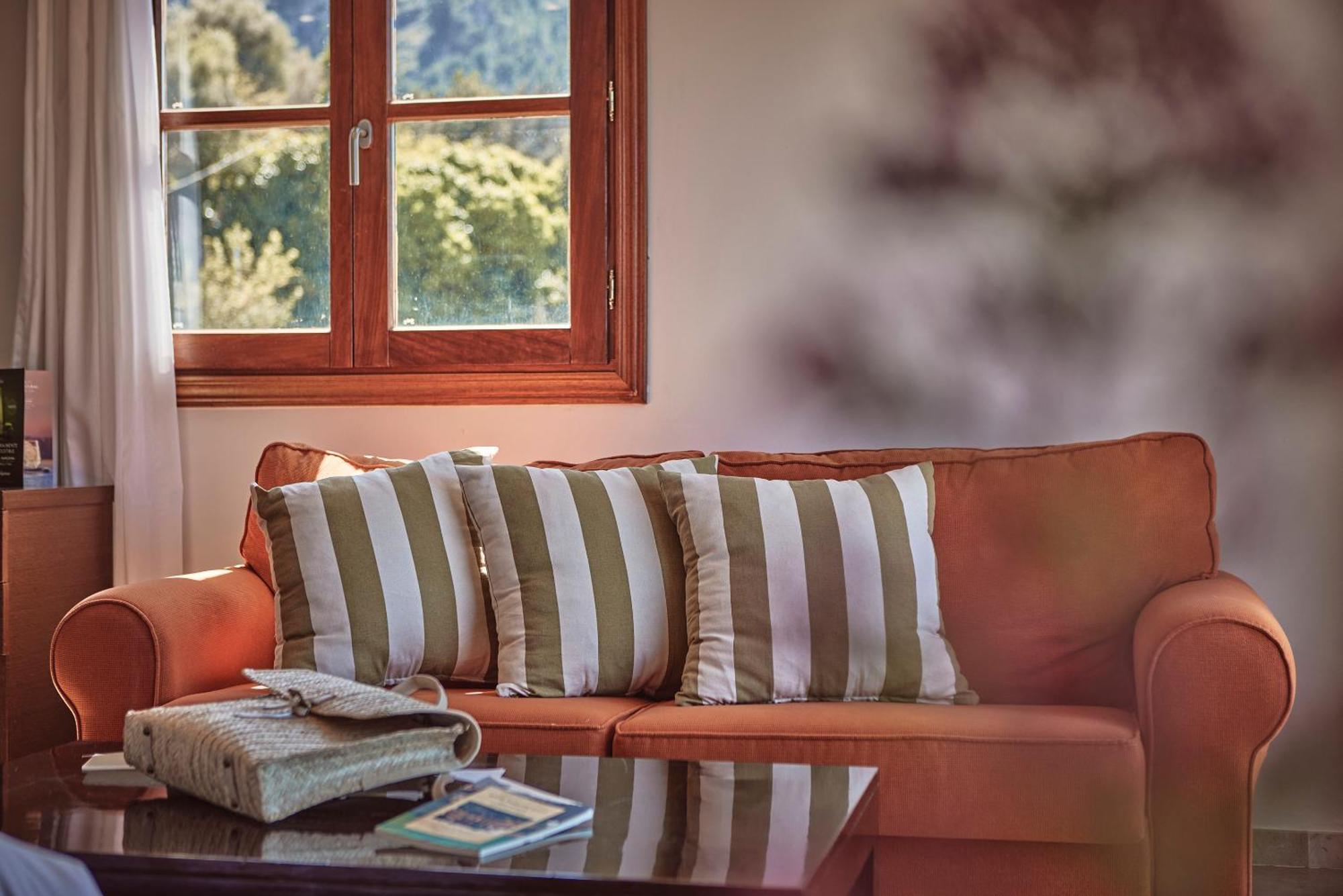 Junior Suite with Balcony and Sea View - Spa Access Not Included,1272410968:JPEG