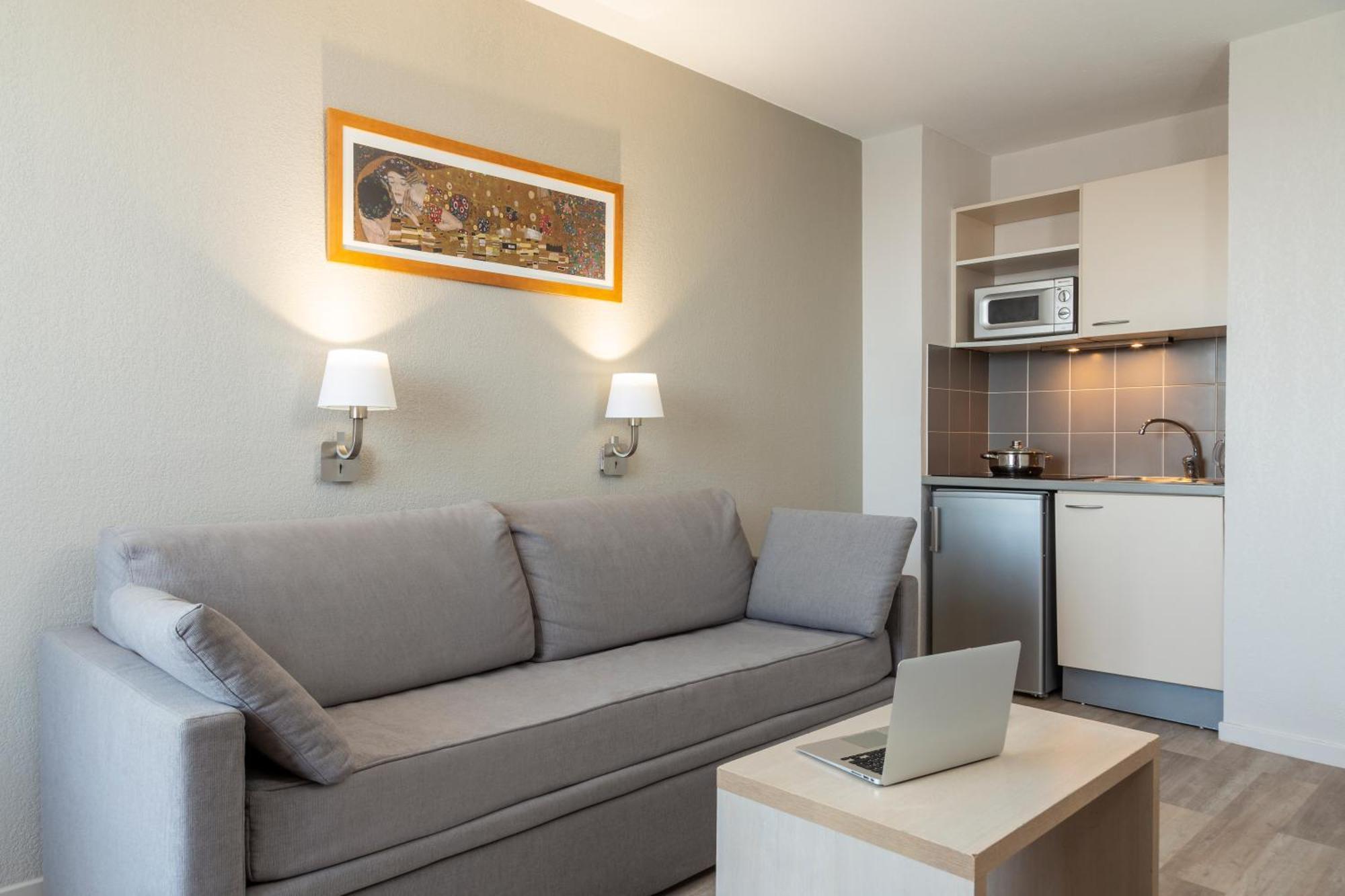 One-Bedroom Apartment,835540529:JPEG