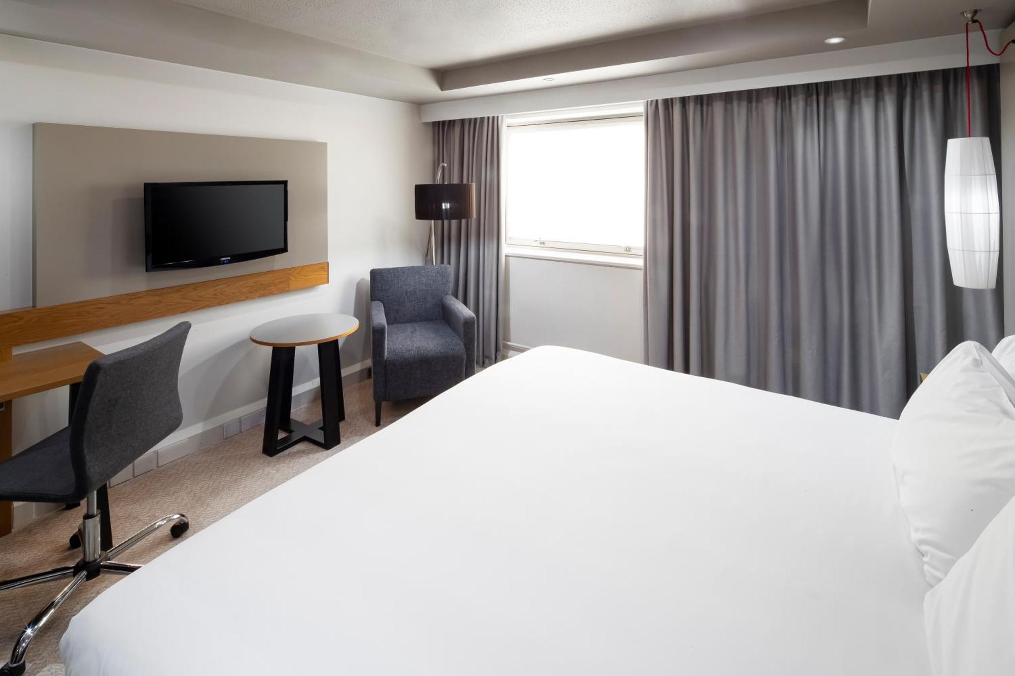 Deluxe Room Lounge Access