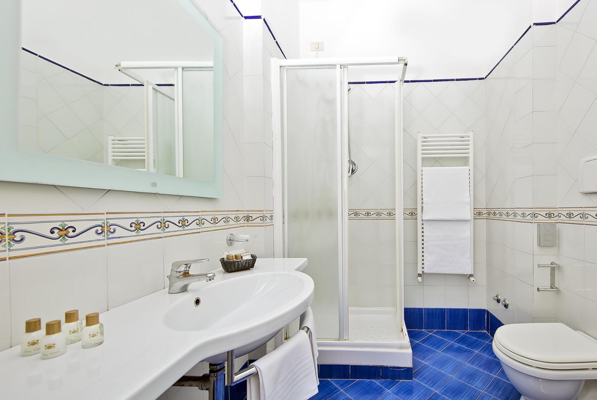 Triple Room with Balcony and Sea View