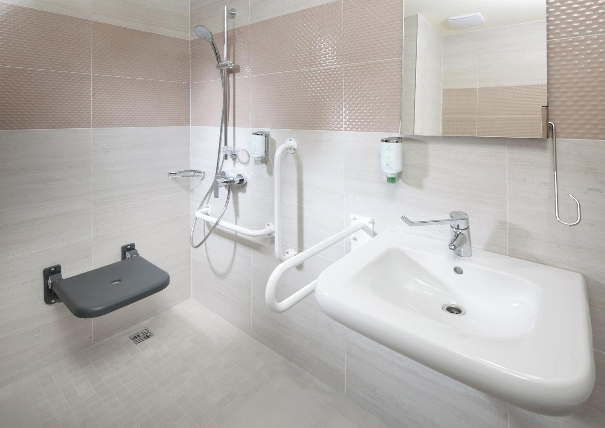 Chambre Lit King-Size Standard - Accessible aux Personnes à Mobilité Réduite