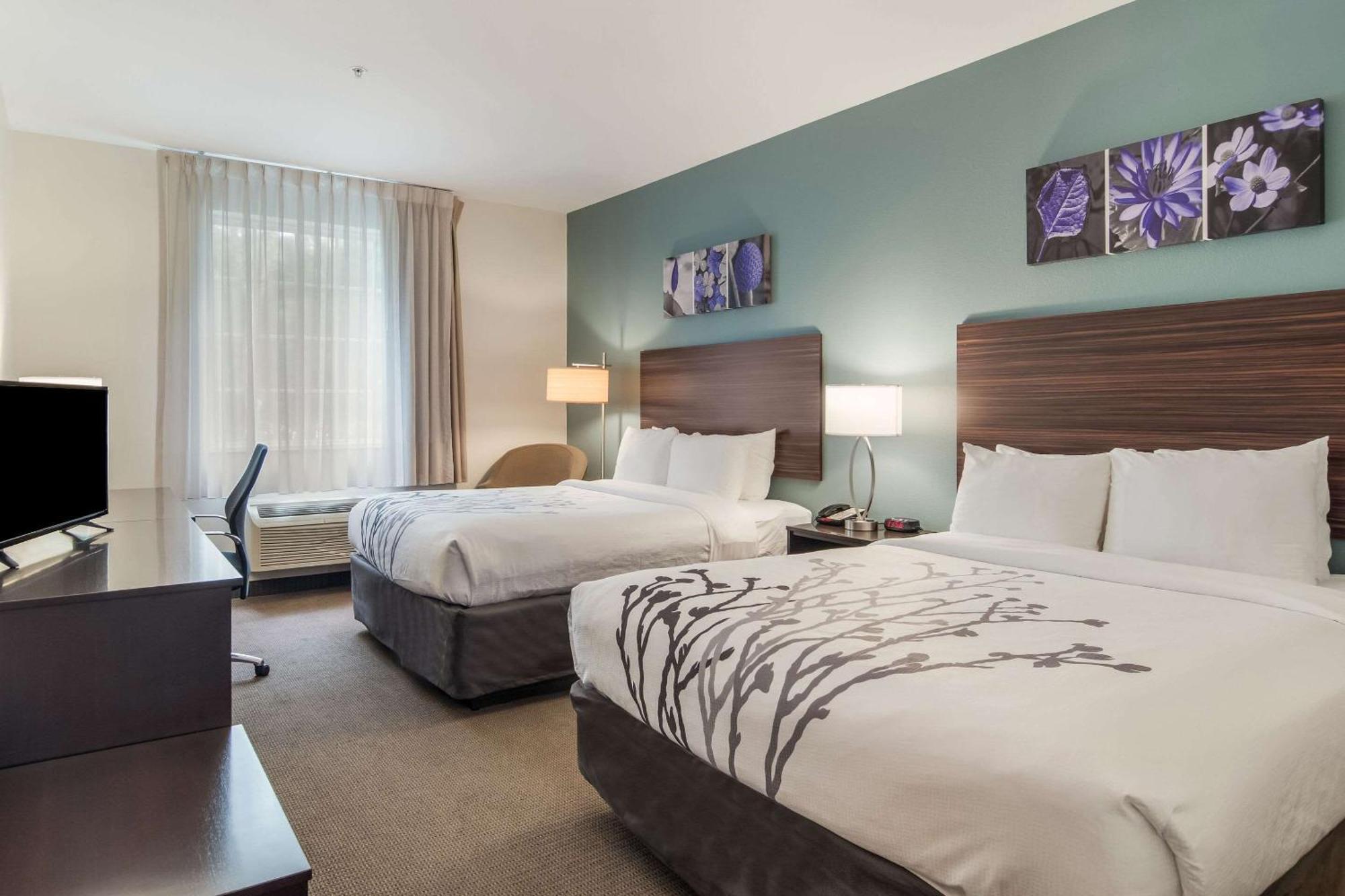 Queen Room with Two Queen Beds - Non-Smoking