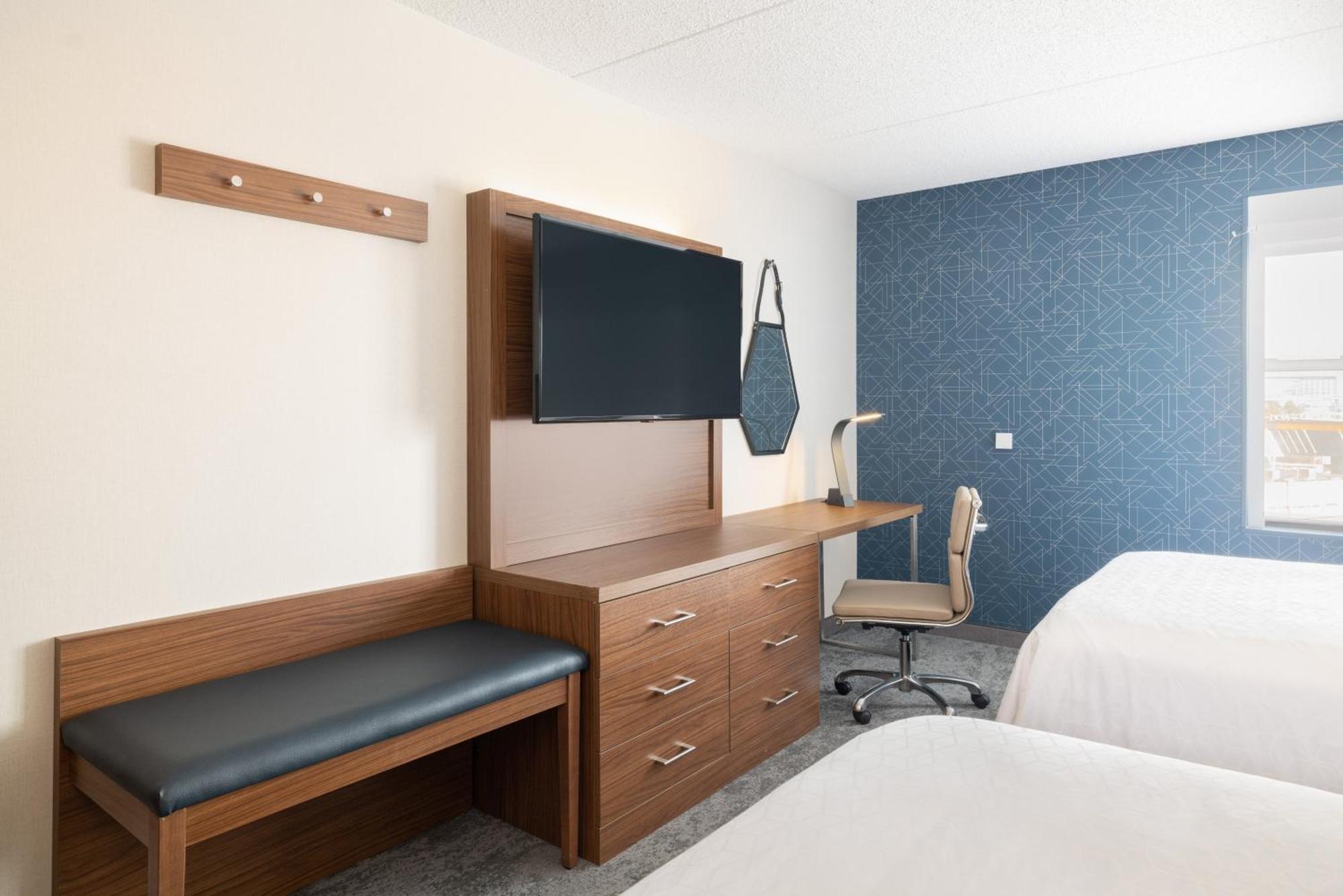 Standard Double Room with Two Double Beds and Accessible Tub - Mobility Access