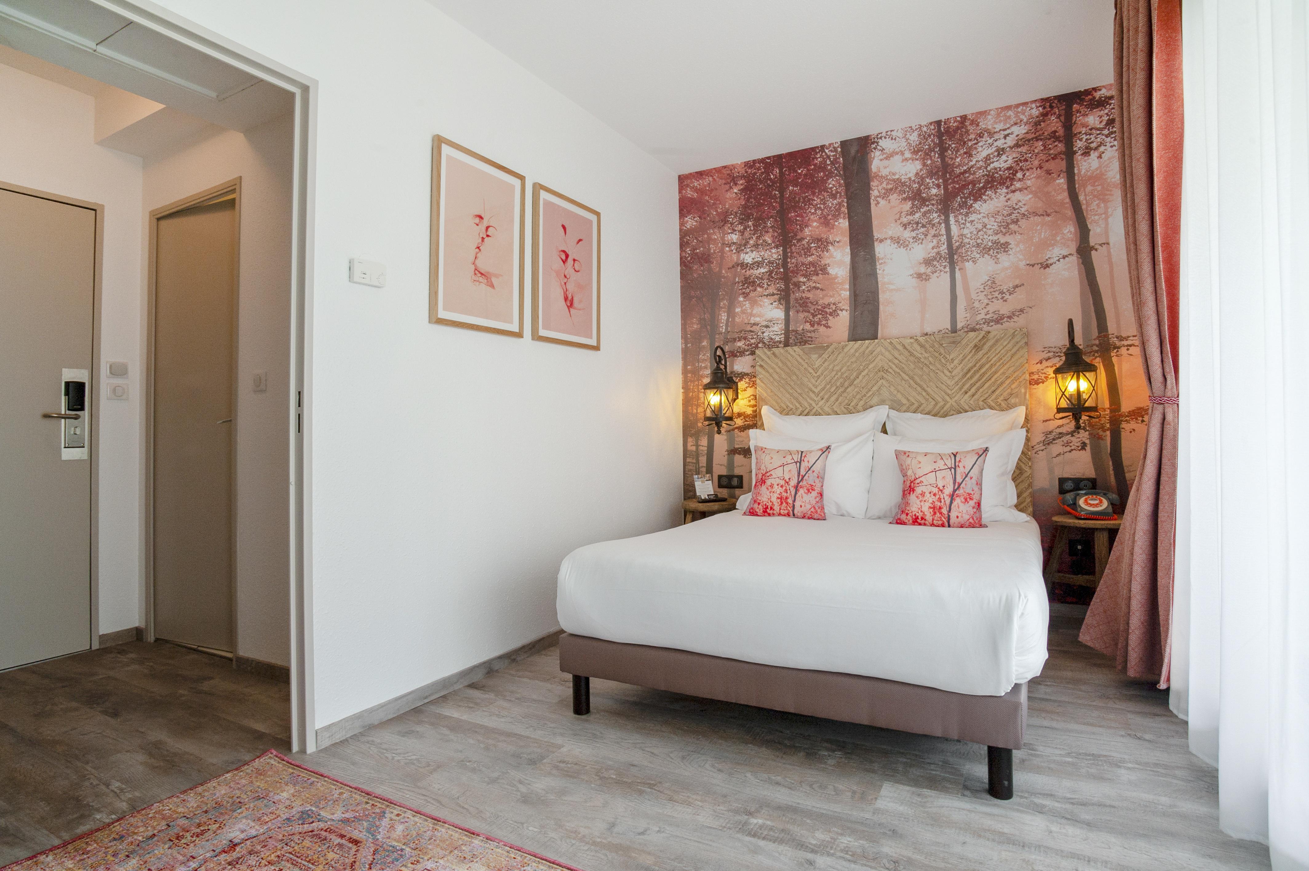 Single Room with Balcony,1279217569:JPEG