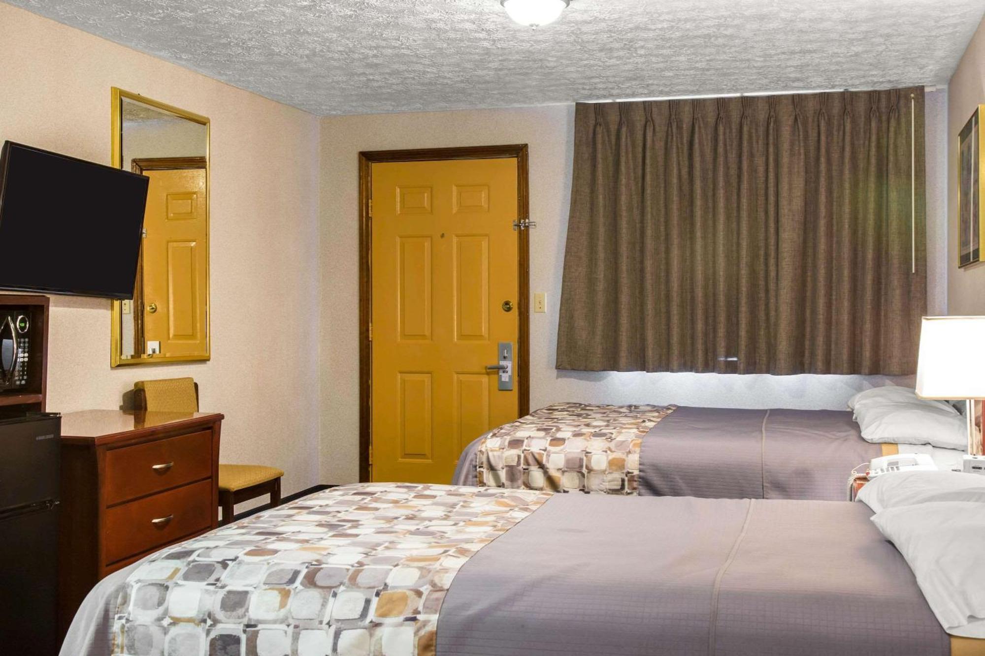 Queen Suite - Non-Smoking