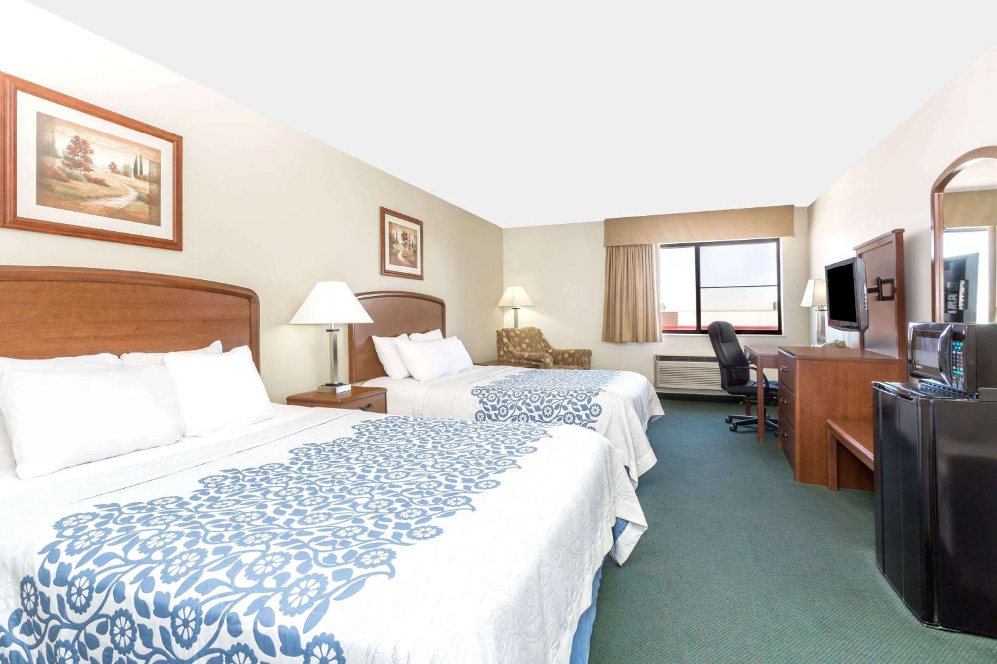 Queen Room with Two Queen Beds - Non-Smoking