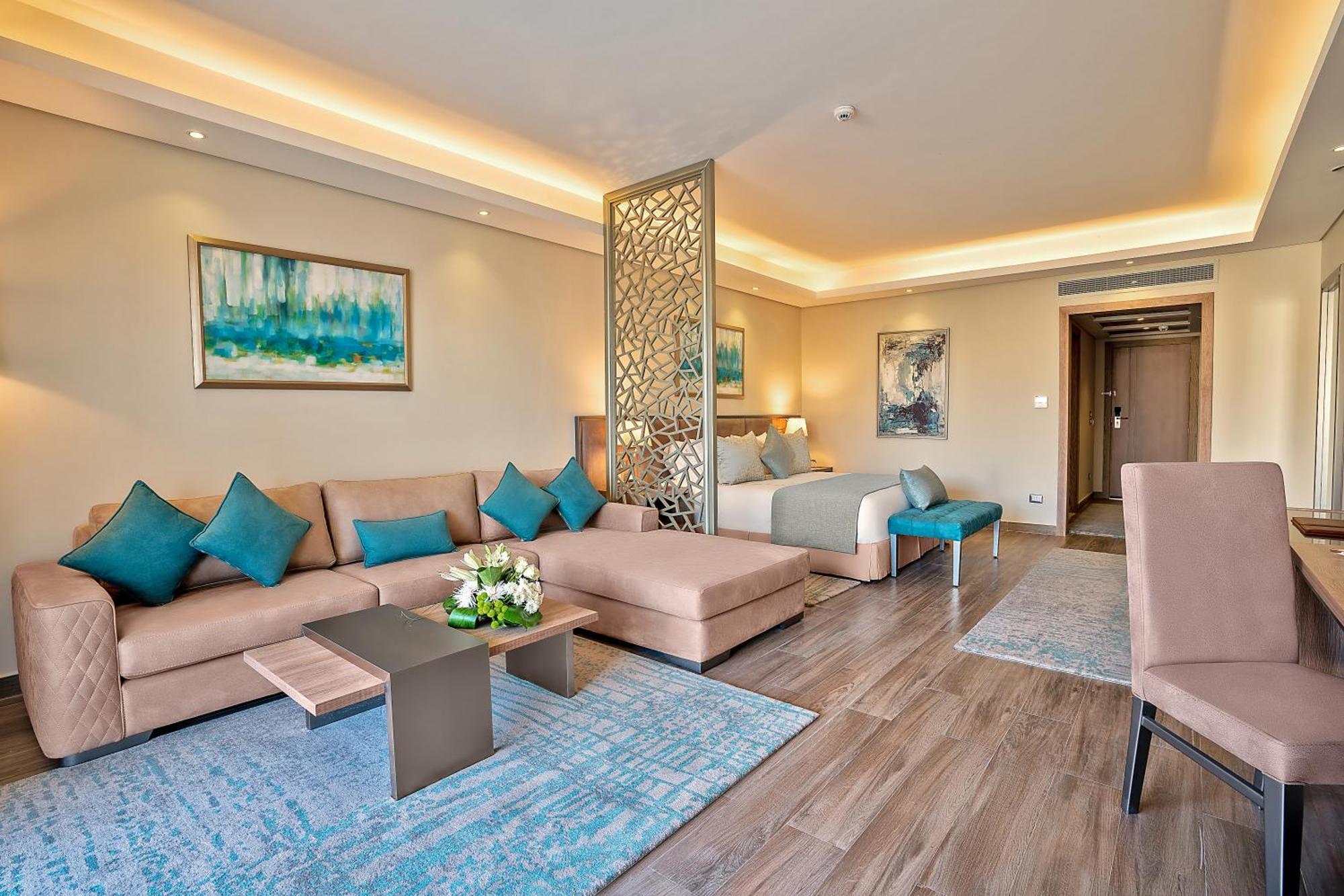 King Suite with Garden View