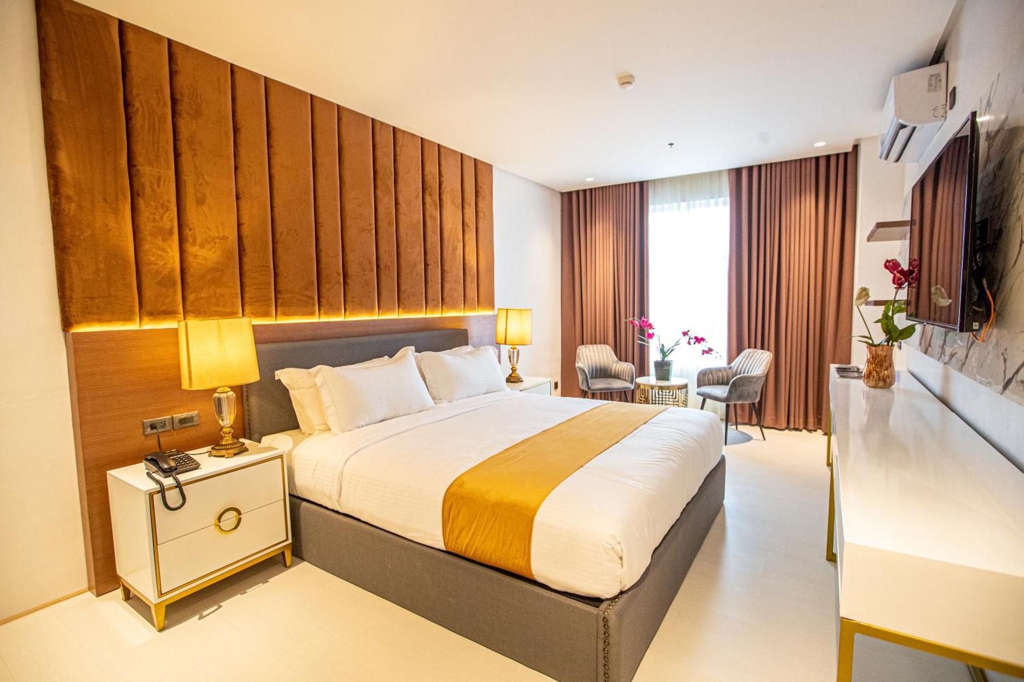 Superior King Room
