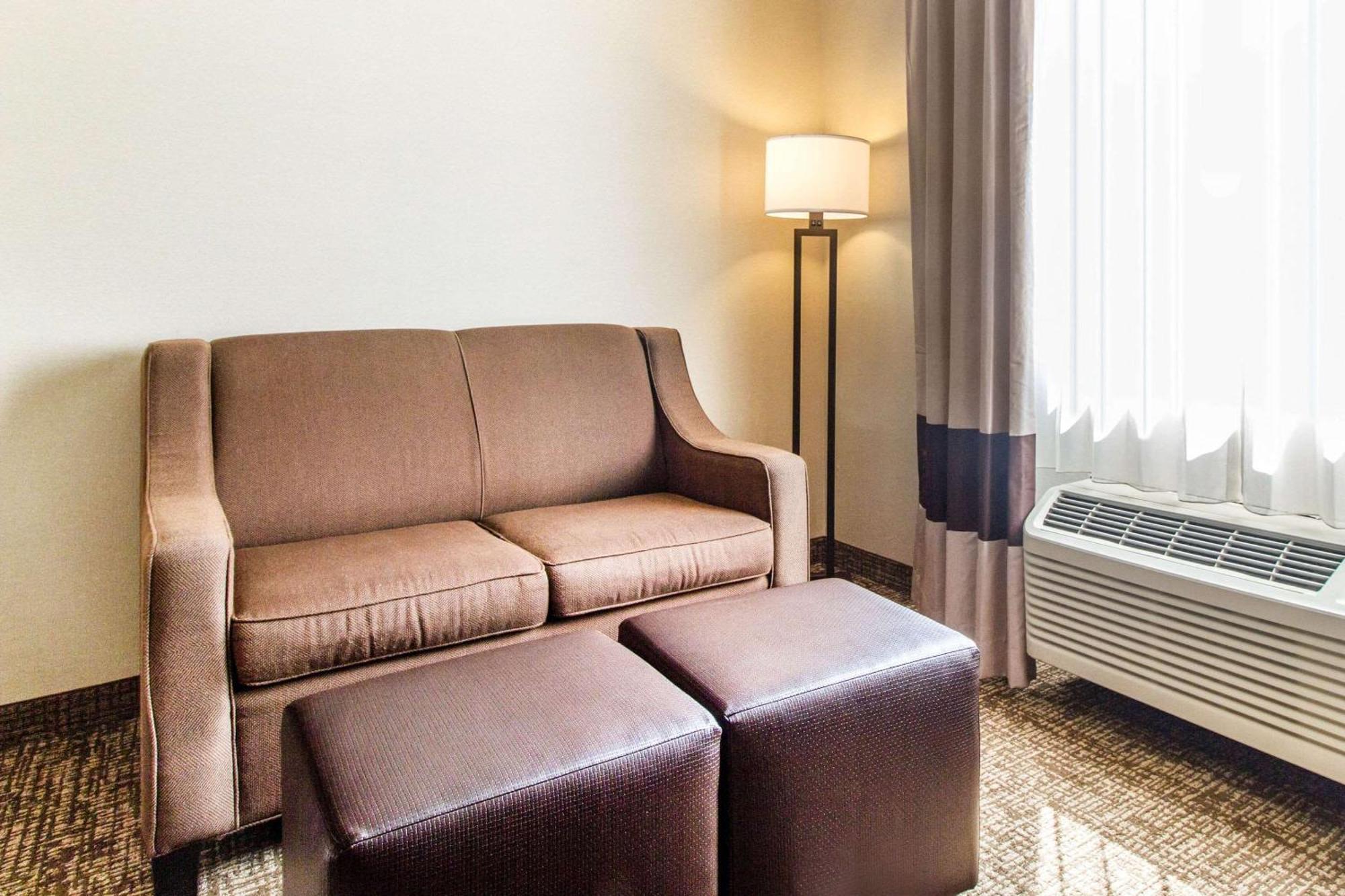 Queen Suite with Two Queen Beds