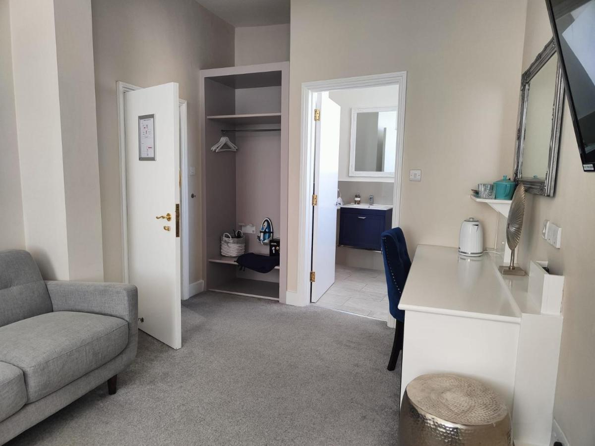 Deluxe Double Room with Shower