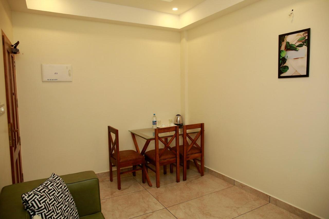 Standard Suite,1306125676:JPEG