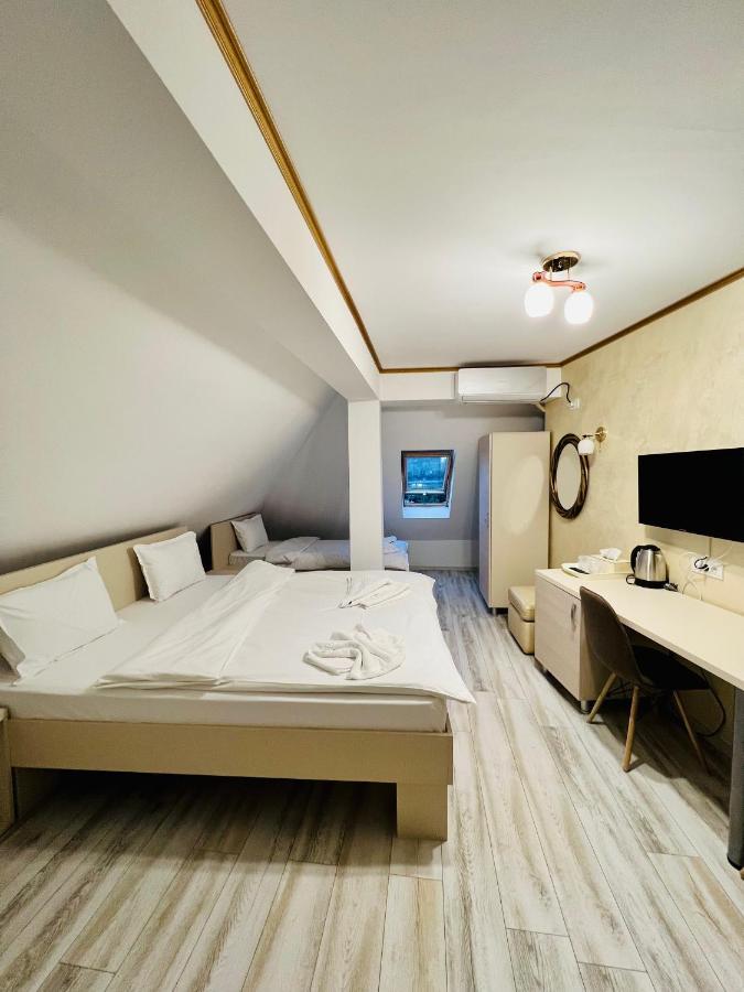 Basic Triple Room,1309667482:JPEG