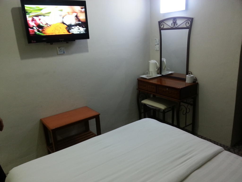 Standard Queen Room