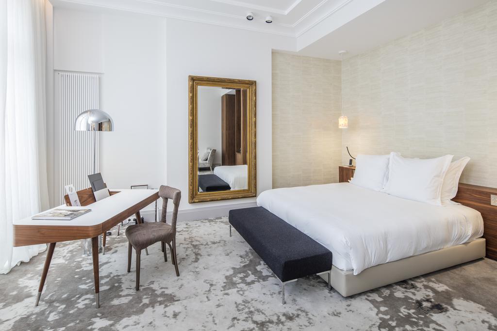 So Chic Suite,766500319:JPEG