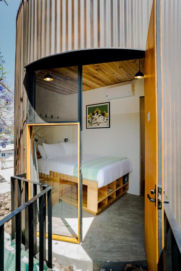 Single Round Room,1365562886:JPEG