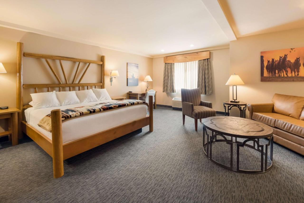 Large King Room with Fireplace - Non-Smoking,1386469544:JPEG