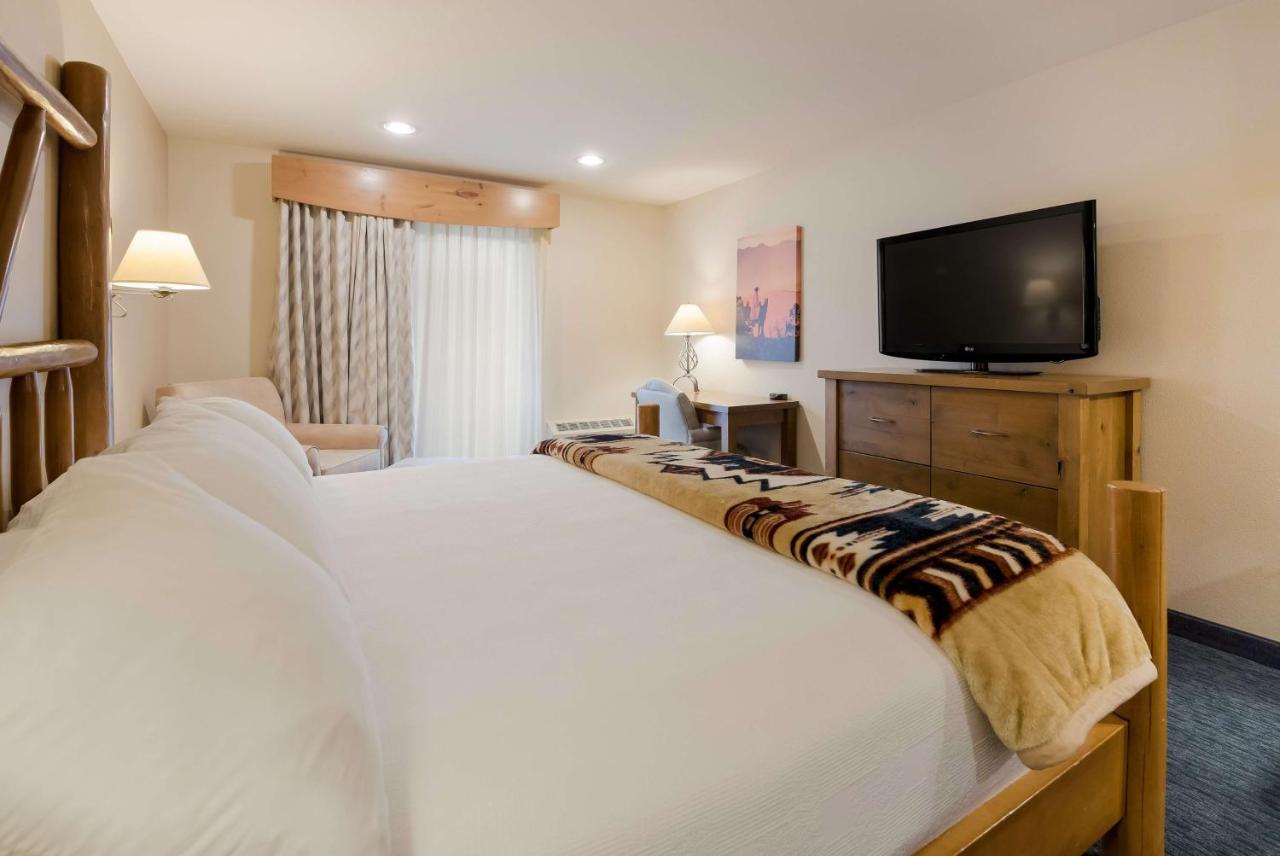 King Room with City View - Non-Smoking