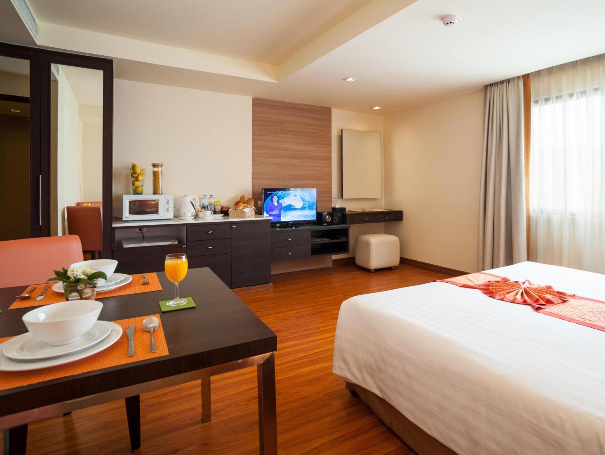 Deluxe Room,1432791052:JPEG