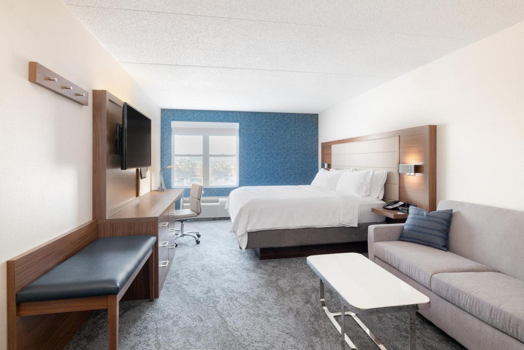 Standard King Room