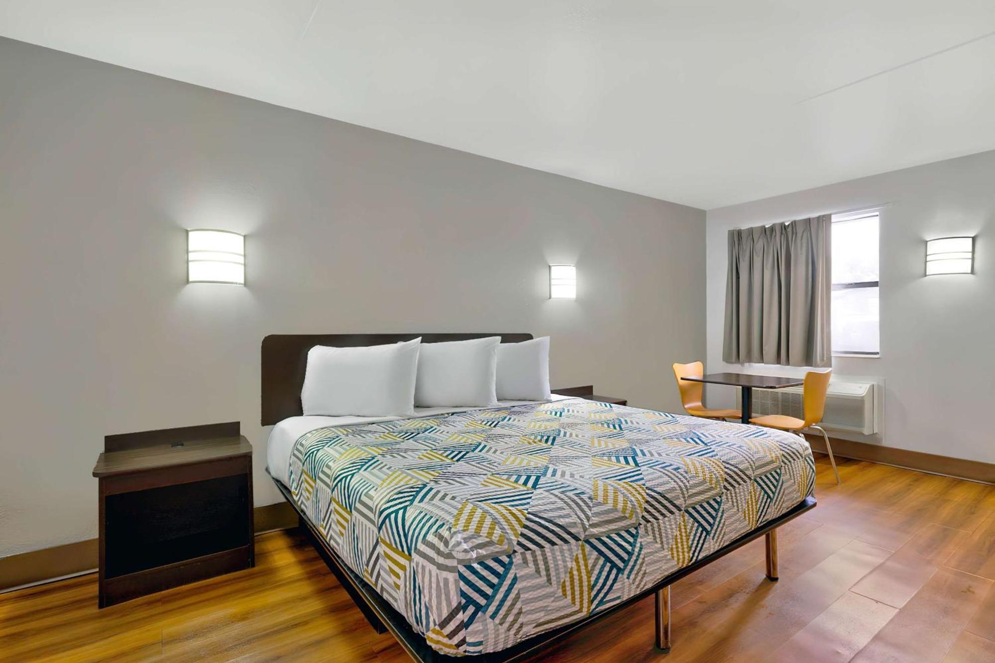 King Room - Disability Access - Non-Smoking,1434974734:JPEG