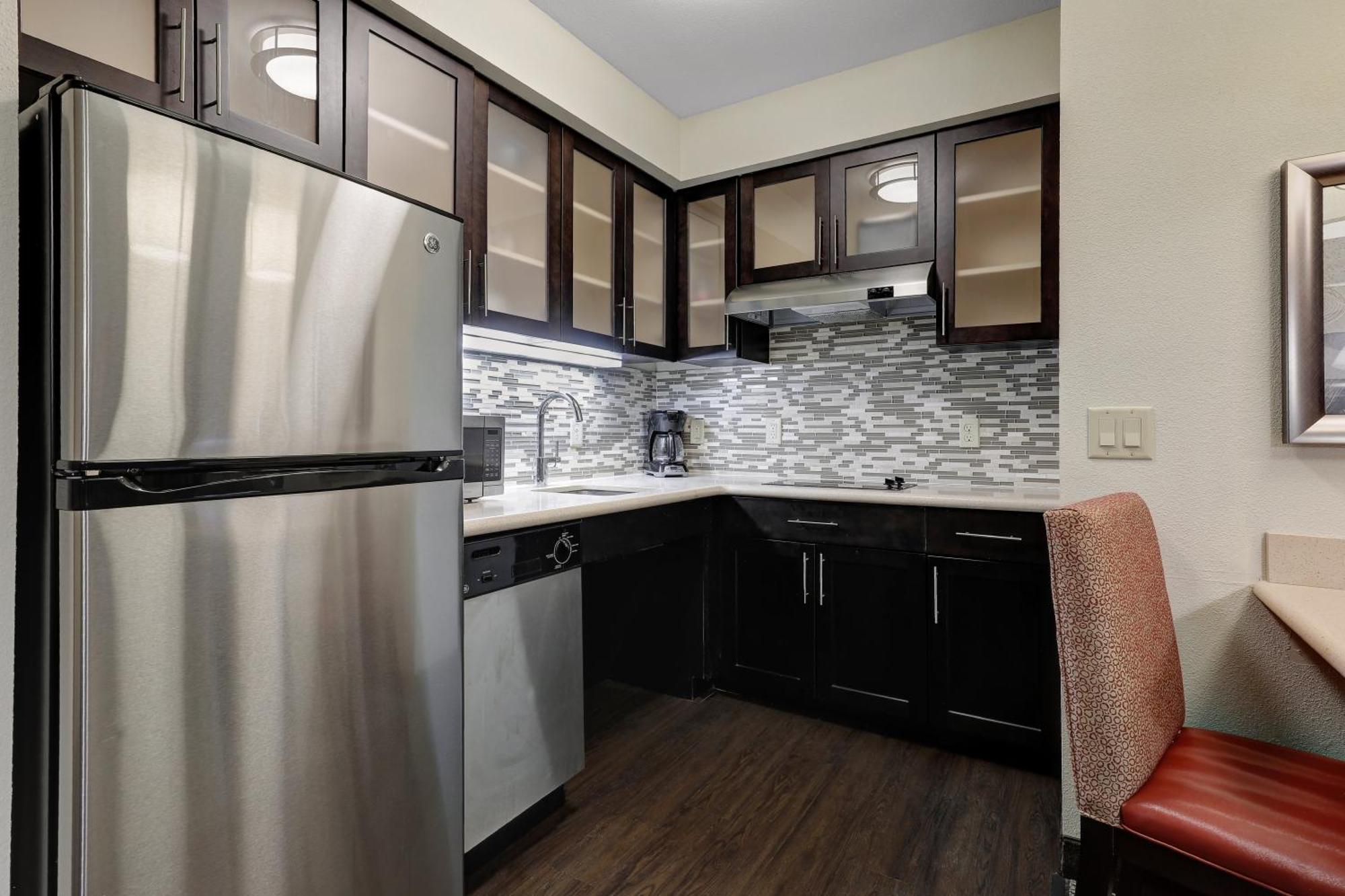 One-Bedroom King Suite - Communications and Mobility Accessible,1451663977:JPEG