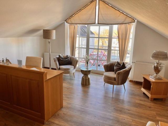 Deluxe Double Room with Balcony,1498848028:JPEG