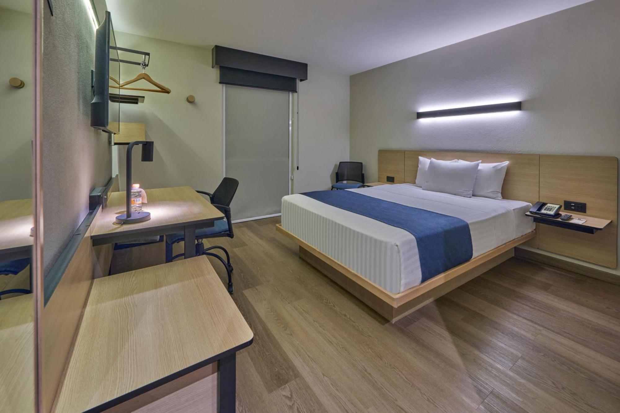 Quarto com Cama Queen-size