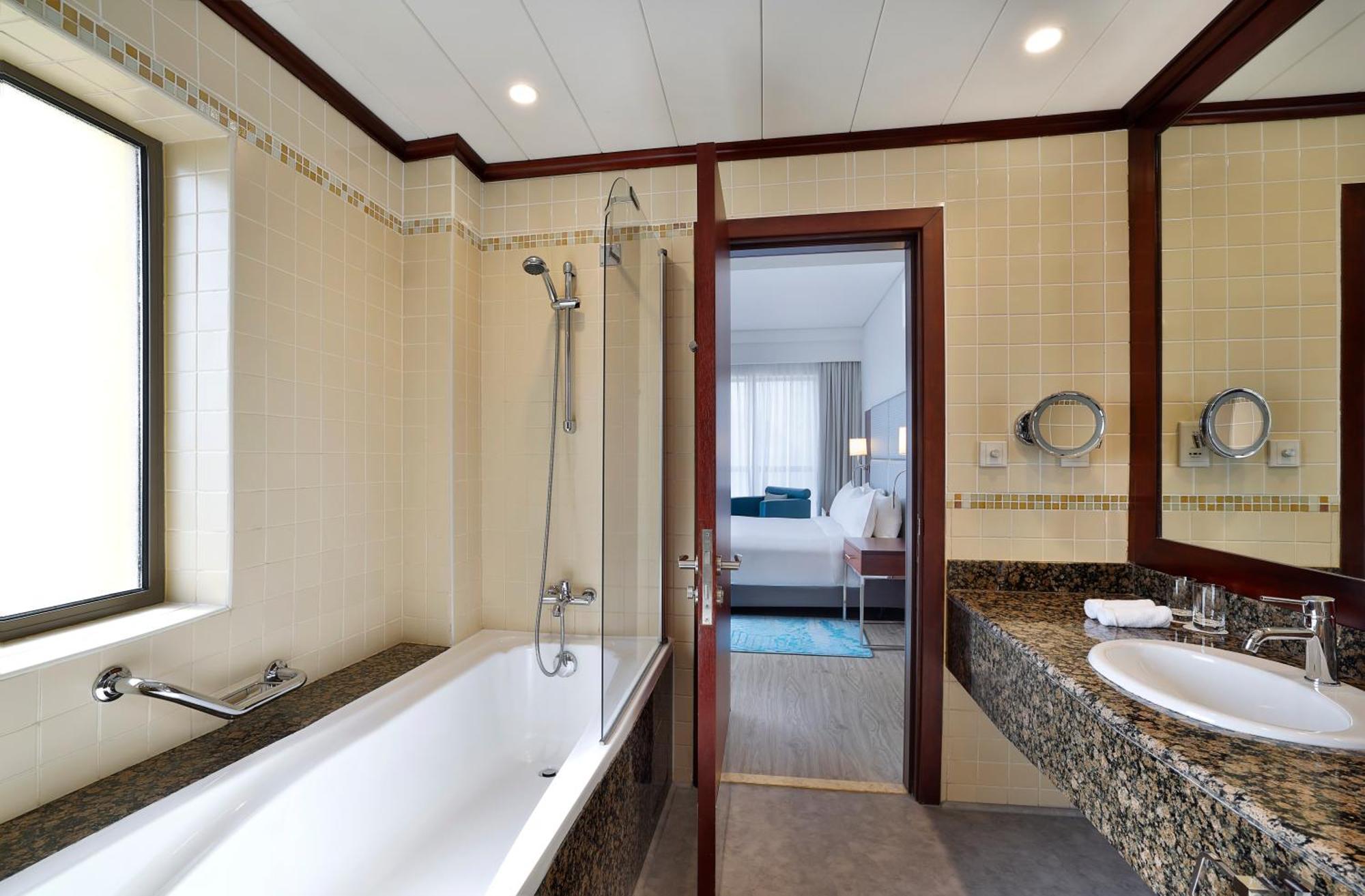 Suite Familiale de 3 Chambres avec Balcon