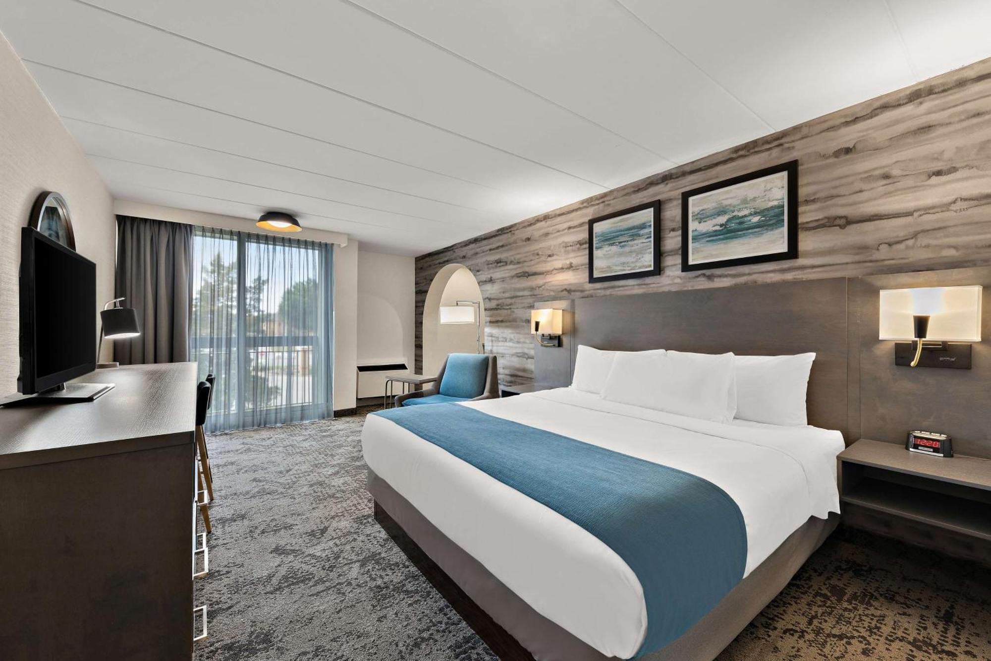 King Room with Balcony