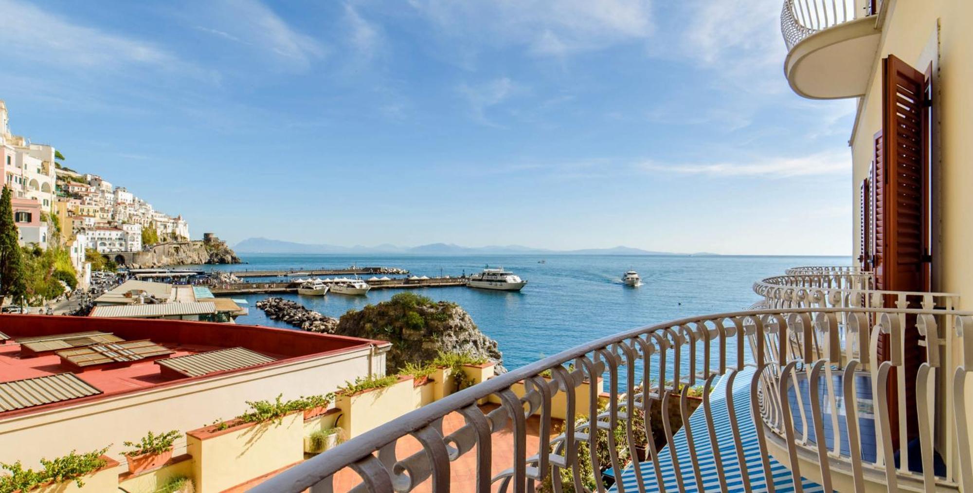 Double or Twin Room with Partial Sea View,1539631660:JPEG