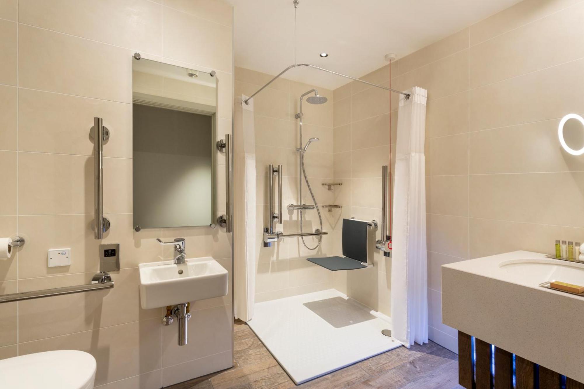 Habitación con cama extragrande - Adaptada para personas de movilidad reducida