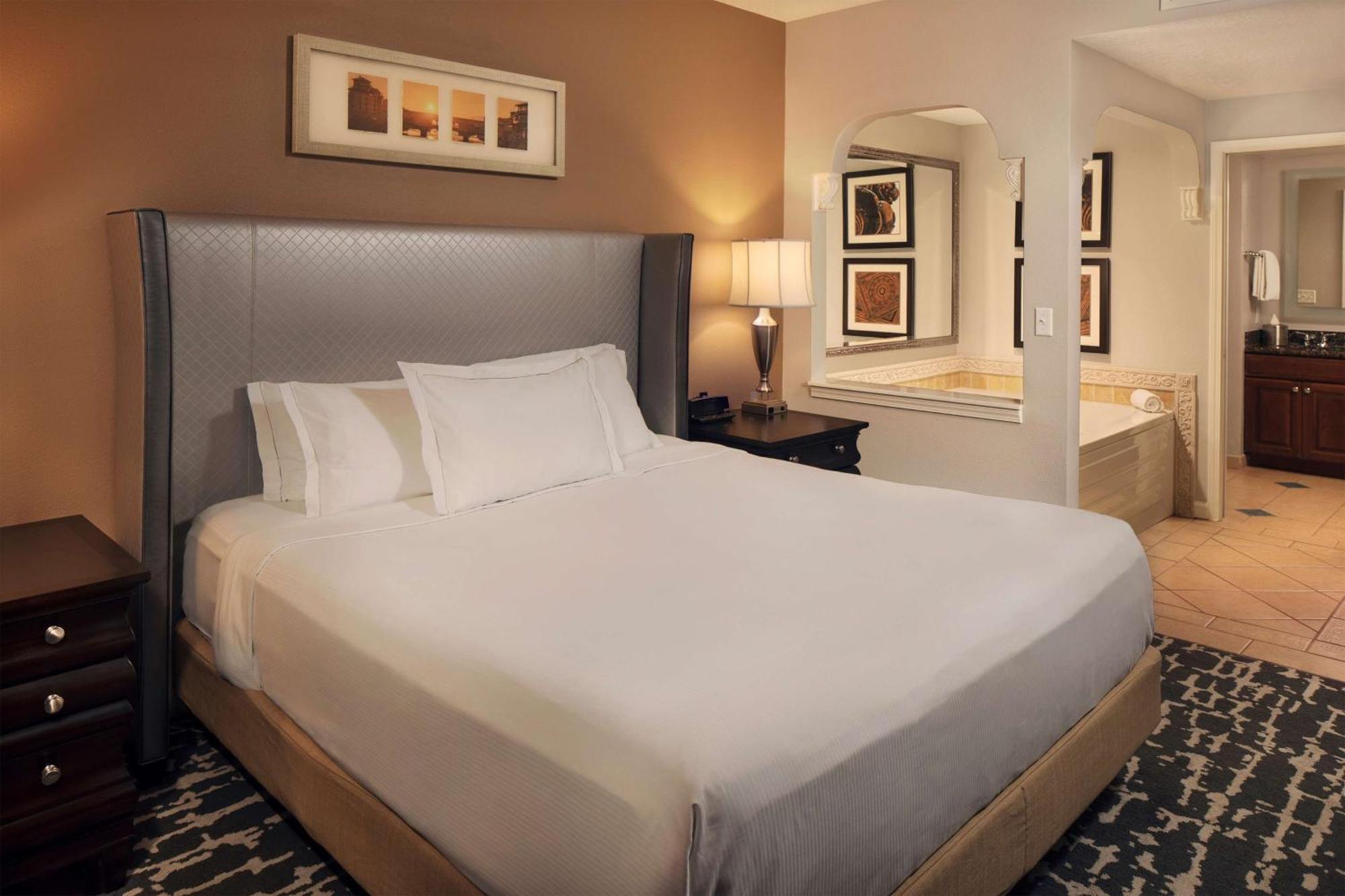 Suite com 1 Quarto, Sofá-Cama e Varanda