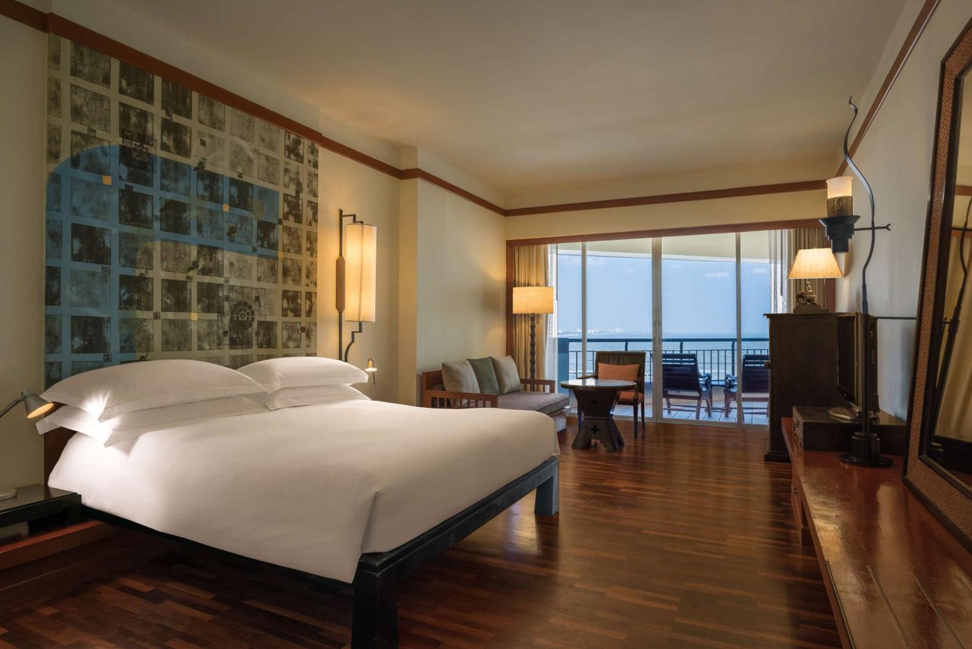 Habitación Doble Clásica con cama grande y vistas al mar